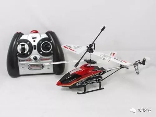 網購遙控飛機充電時起火 大連一家五口險喪命的警示與省思